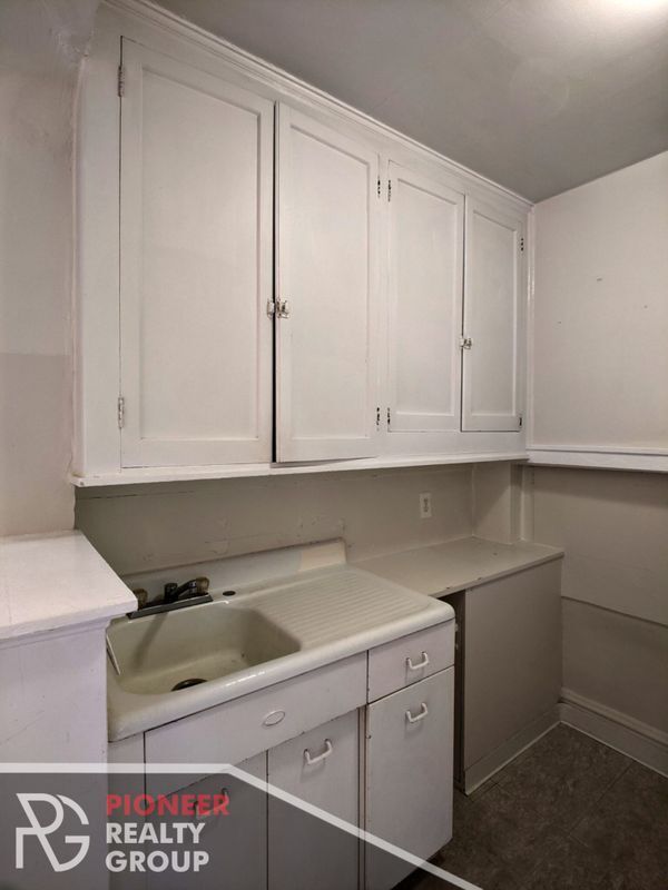 Foto del edificio - 3821 N Greenview Ave