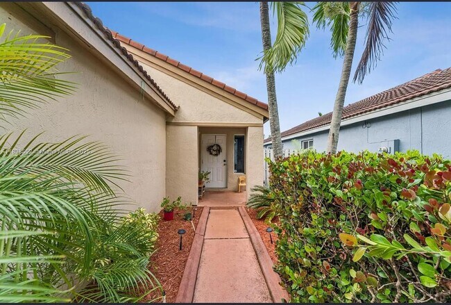 Building Photo - 1368 Presidio Dr