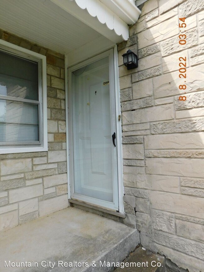 Building Photo - 2 br, 2 bath House - 4511 B  Dayton Blvd