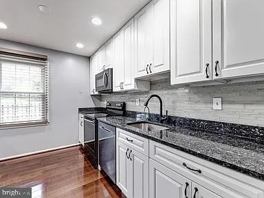 Building Photo - 18 Chantilly Ct