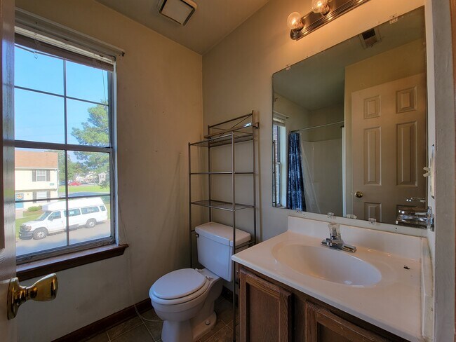 Foto del edificio - 3550 Clover Meadows Dr