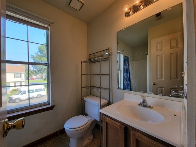 Building Photo - 3550 Clover Meadows Dr