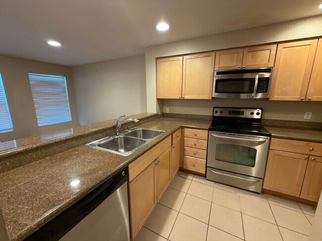 Foto del edificio - Cozy Beacon Hill Condo Near Downtown & Light Rail