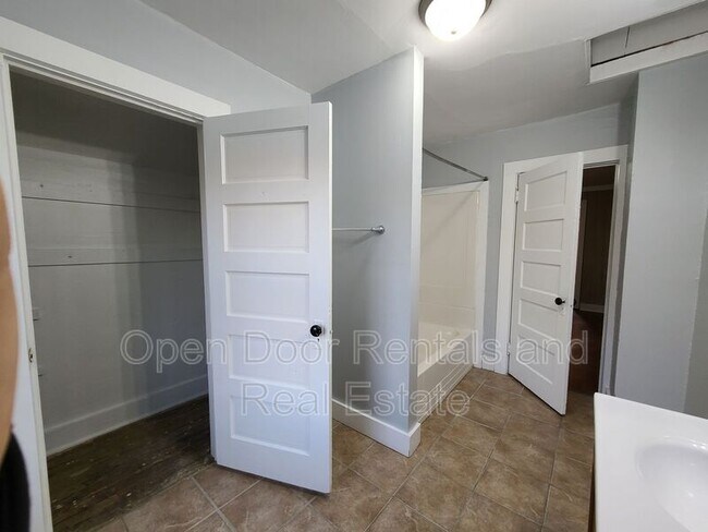 Foto del edificio - 2919 S Harrison St