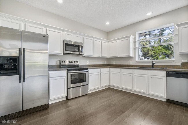 Foto del edificio - 3 br, 2 bath House - 3306 Lewis Speedway