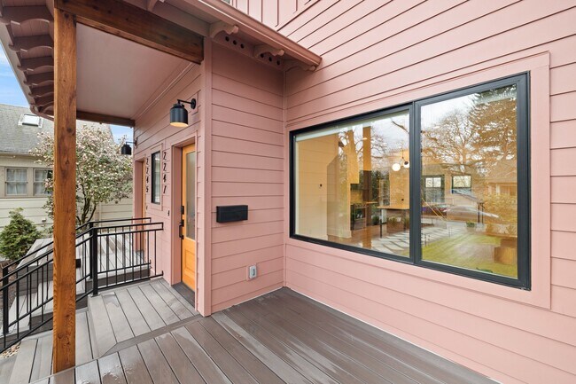 Foto del edificio - 2247 SE Brooklyn St