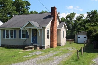 Building Photo - 232 Harris St