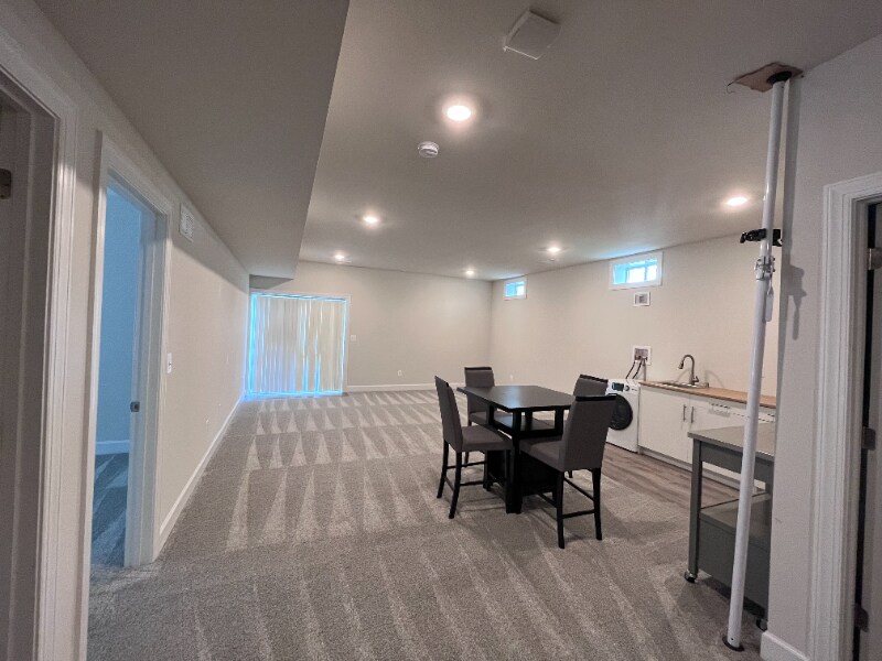 Foto principal - 9566 Sanger St