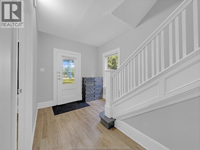 Photo du bâtiment - 353 Indian Rd