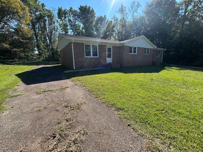 Building Photo - 137-137 Pisgah Dr