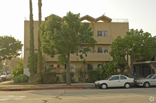 Building Photo - 2405 W 18th St