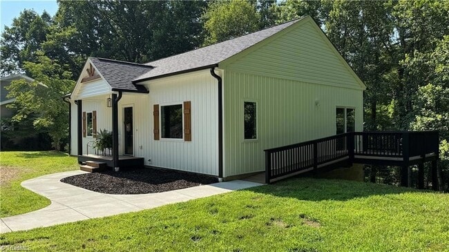 Building Photo - 148 Buena Vista Dr