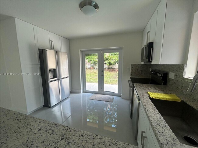 Foto del edificio - 20627 NE 9th Pl
