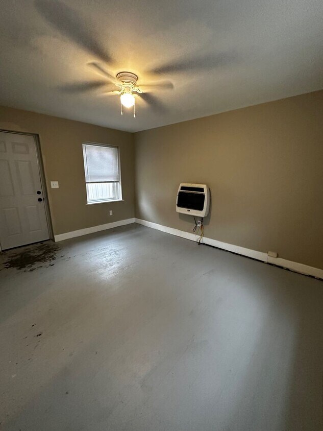 1015 N C St Unit 2, Richmond, IN 47374 Room for Rent in Richmond, IN