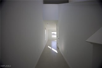 Building Photo - 19558 Fairhill Ct