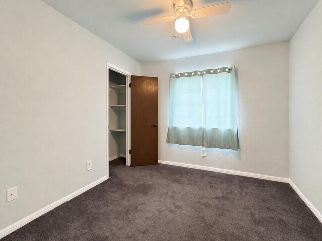 Building Photo - 2404 Magnum Cir