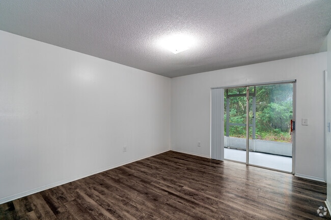 2BR, 2BA - 1,000SF - Living Room - Fox Hollow