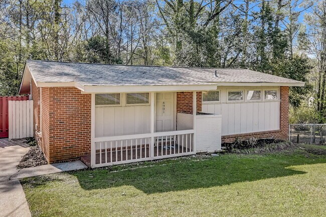 Building Photo - 4901 Scenic View Dr