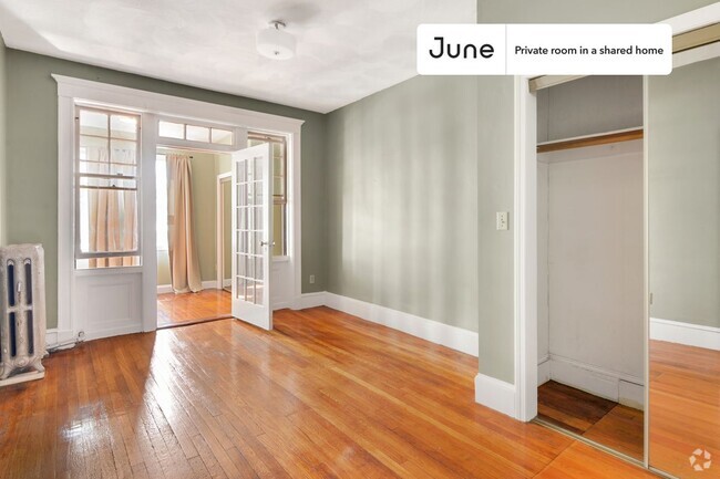 Building Photo - Private bedroom in 3 bed/2 bath Home