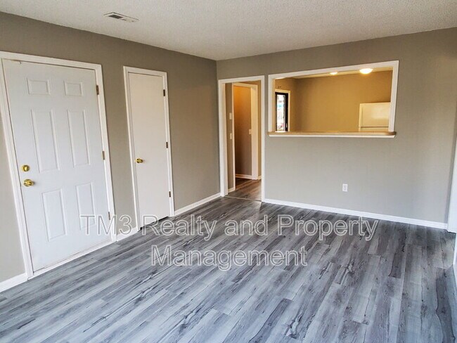 Building Photo - 904 S Edgebrook Ln