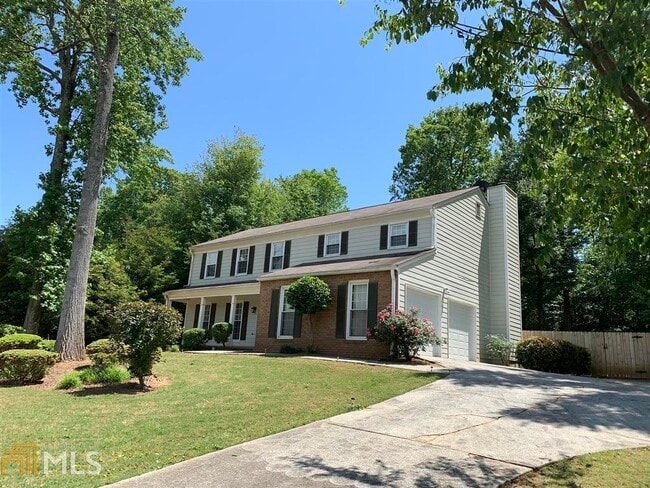 Foto del edificio - 4536 Woodlawn Lake Dr