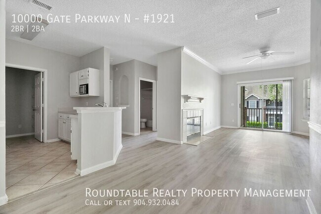 Foto del edificio - 10000 Gate Pkwy N