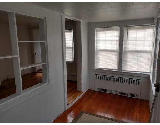 Building Photo - 932 Webster St