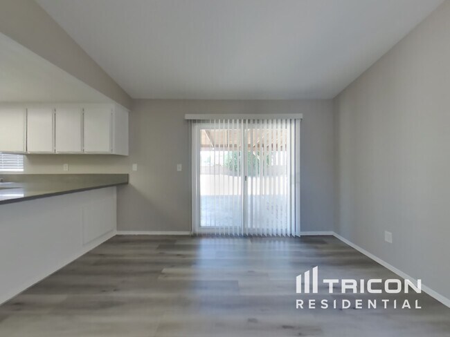 Foto del edificio - 532 E Ave J 9