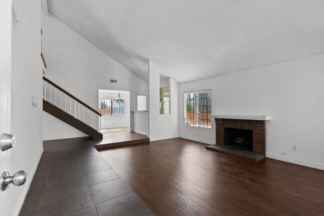 Building Photo - 11484 Lev Ave