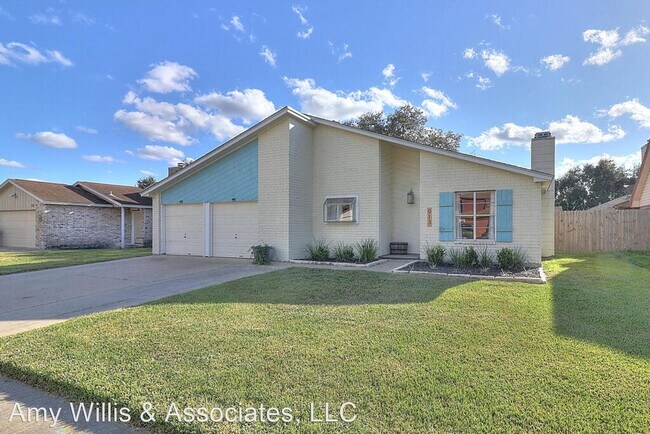Foto del edificio - 3 br, 2 bath House - 913 Saint Timothy St