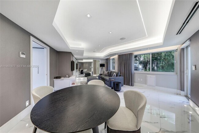 Foto del edificio - 10190 Collins Ave