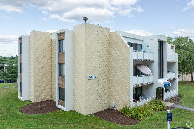 Building Photo - Braintree Village