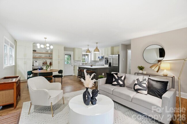 Foto del edificio - 3027 Telford Pl