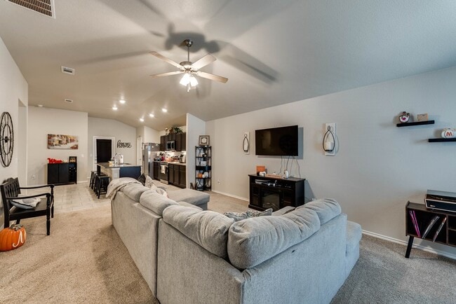 Building Photo - 1311 Lantana Ct