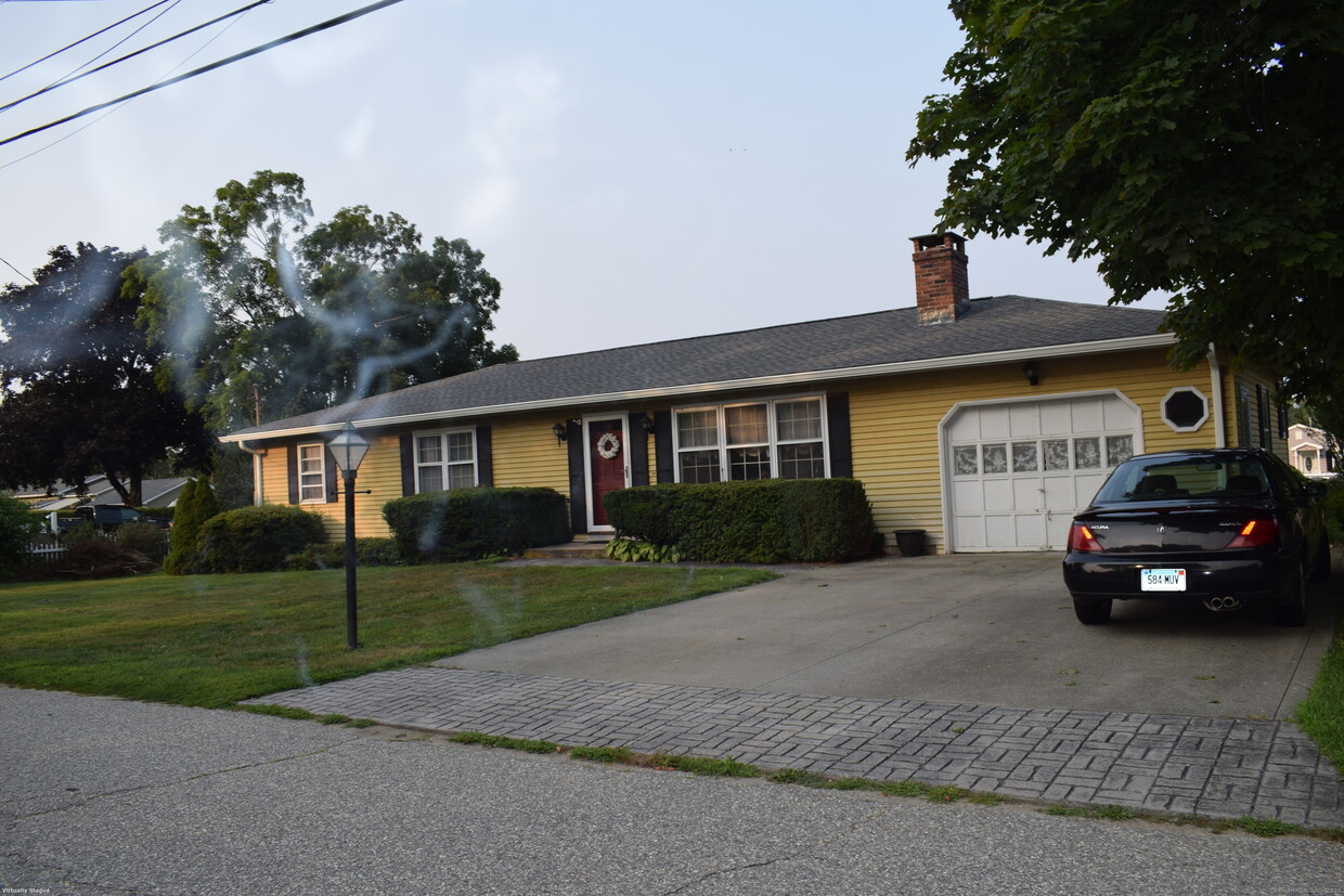 Primary Photo - 40 Hawks Nest Rd