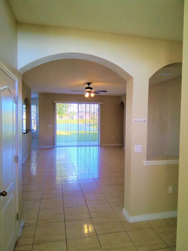 Building Photo - Single Family Home in Sawgrass @ Orlando