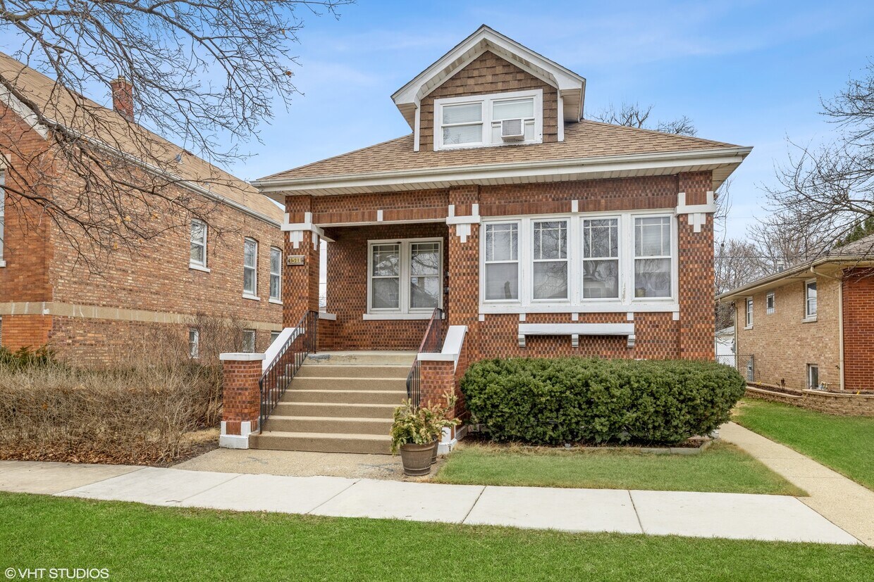 1511 Home Ave Unit 2, Berwyn, IL 60402 Room for Rent in Berwyn, IL