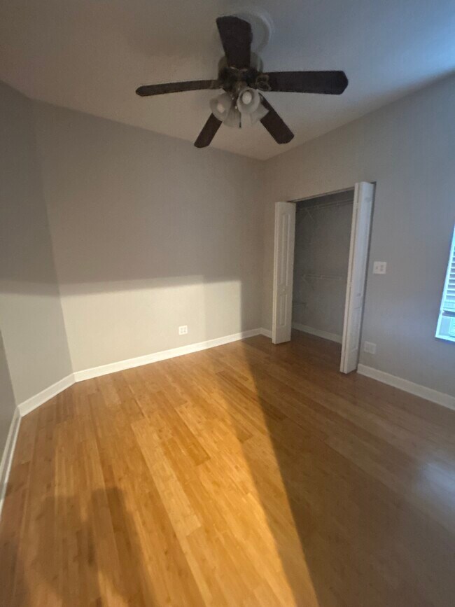 Building Photo - 2915 N Lawndale Ave