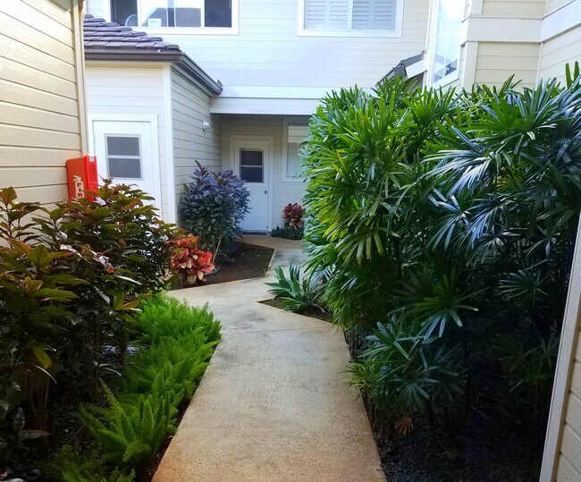 Foto del edificio - Unfurnished 3 Bedroom, 2.5 Bath Townhome i...