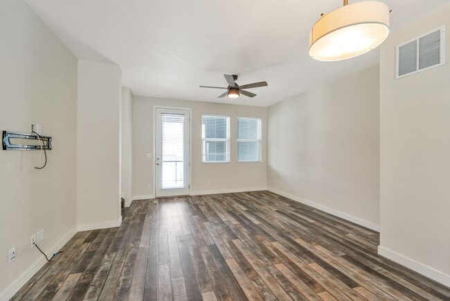 Building Photo - 11247 Colony Cir