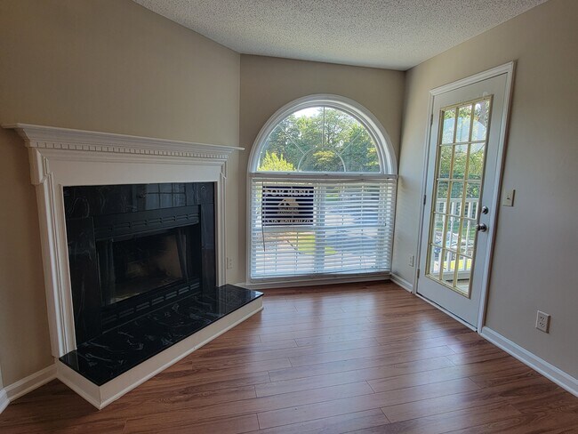 Foto del edificio - 3614 Morris Farm Dr