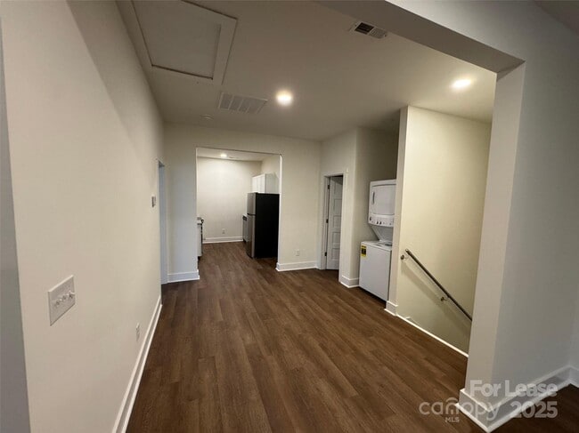 Foto del edificio - 311 W Gold St