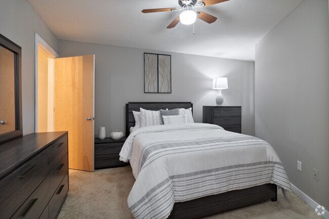 2BR, 2BA - 1,300SF - Style A&B - Primary Bedroom - Stonebridge Waterfront