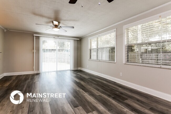 Foto del edificio - 6300 Lyons St