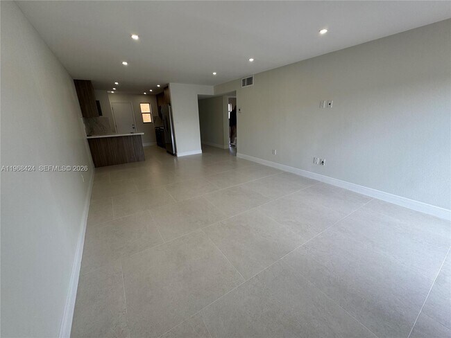 Foto del edificio - 1900 W 54th St