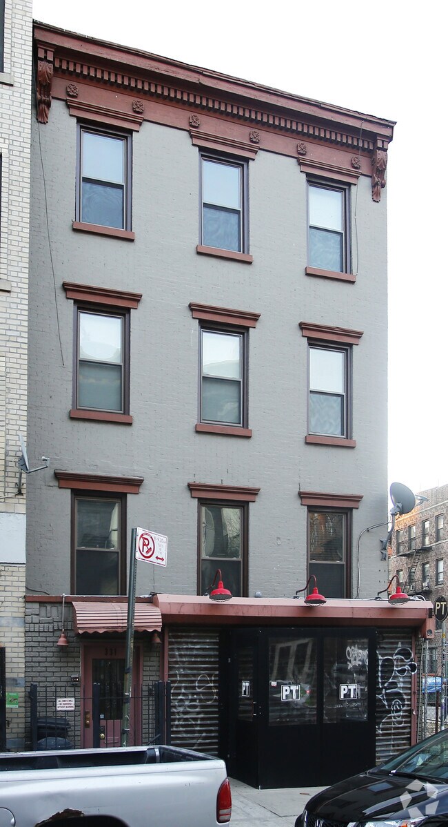 Foto del edificio - 331 Bedford Ave