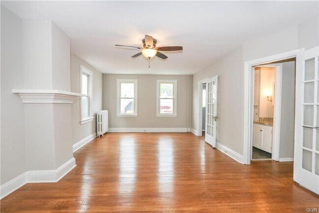 Building Photo - 131 E Garrison St