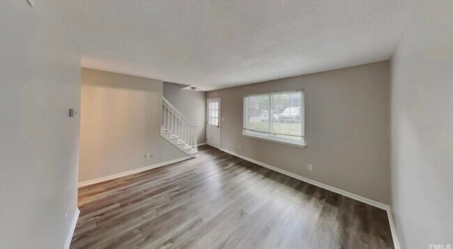 Foto del edificio - 1002 Willow Dr