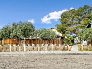 Building Photo - 209 N Alvord St