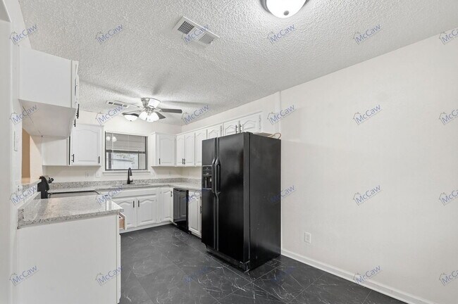 Foto del edificio - 709 Villa Ridge Dr